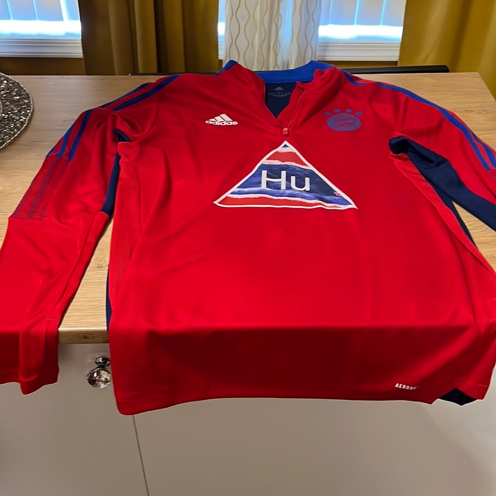 Mayo, large sweatsuit, Adidas top and bottom excellent condition